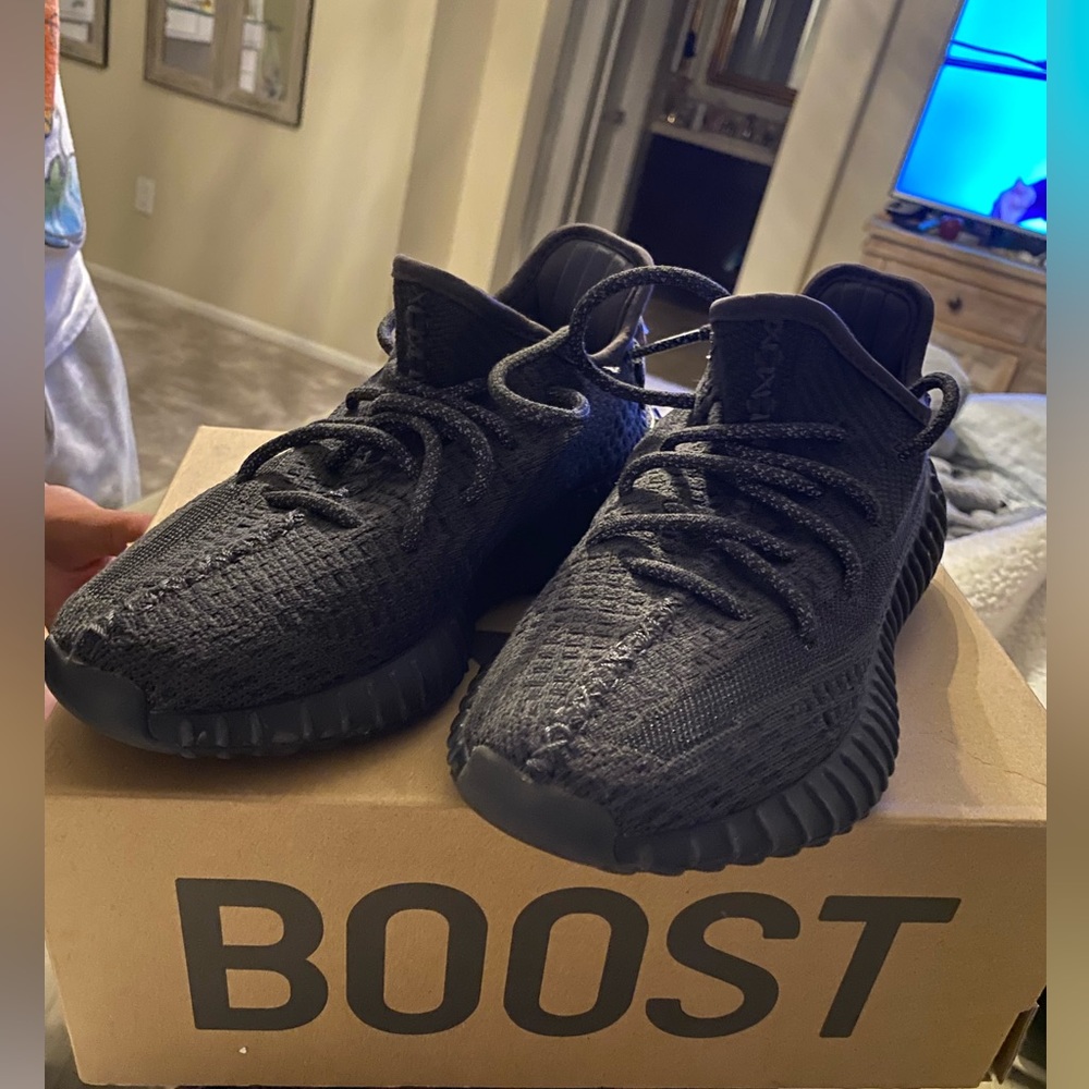 Yeezy Boost 350 V2